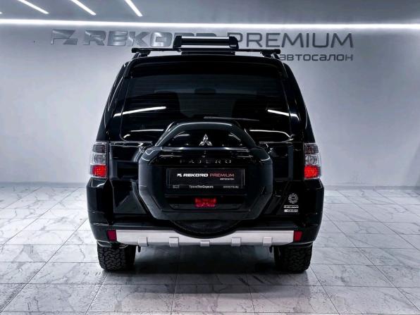 Mitsubishi Pajero IV Рестайлинг 2 с пробегом 2017 года, цена 3 049 000 рублей, 99700 км, внедорожник, Автокод Объявления