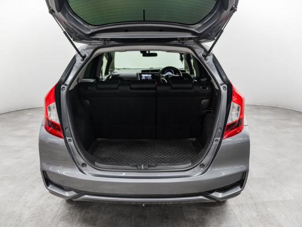 Honda Fit III Рестайлинг с пробегом 2018 года, цена 1 085 000 рублей, 117620 км, хэтчбек, Автокод Объявления