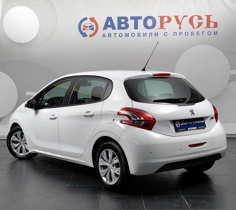 Peugeot 208 I Москва  - изображение 2