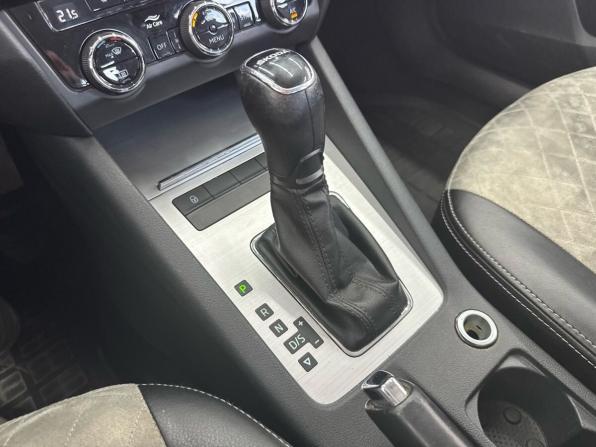 Skoda Octavia III (A7) Рестайлинг с пробегом 2018 года, цена 1 499 000 рублей, 229298 км, лифтбек, Автокод Объявления