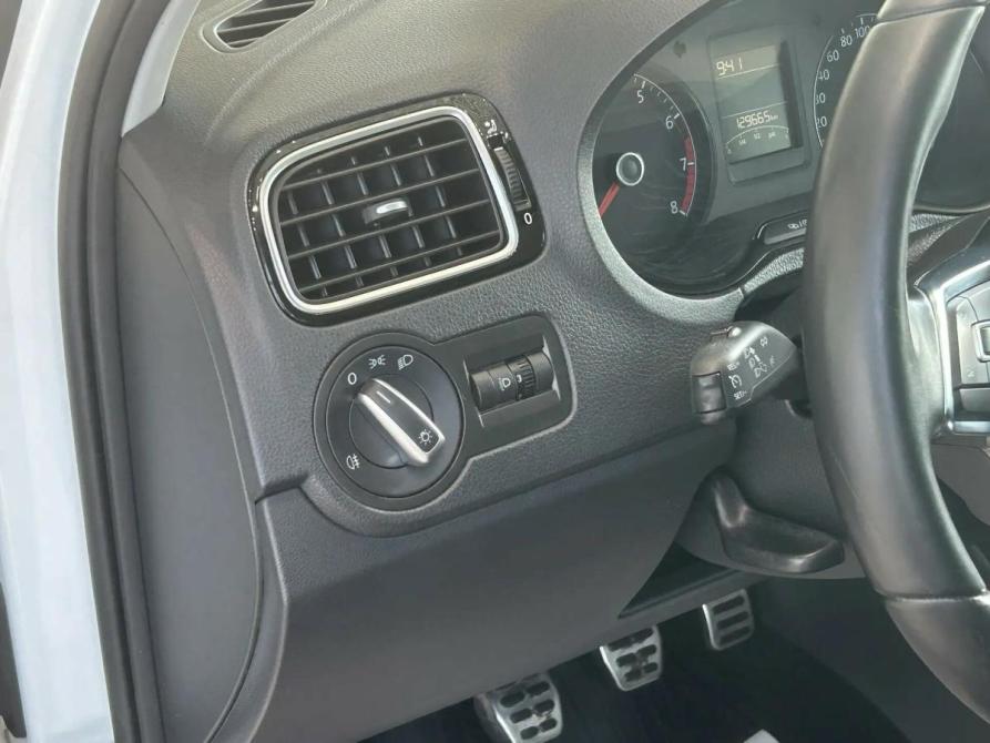 Volkswagen Polo V Рестайлинг Екатеринбург  - изображение 13