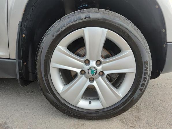 Skoda Yeti I Рестайлинг с пробегом 2013 года, цена 950 000 рублей, 131822 км, внедорожник, Автокод Объявления