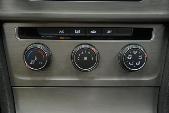 Volkswagen Golf VII с пробегом 2015 года, цена 1 749 020 рублей, 183300 км, универсал, Автокод Объявления
