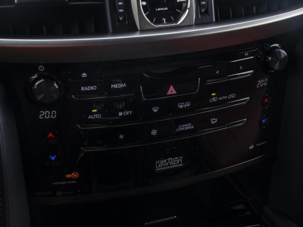 Lexus LX III Рестайлинг 2 с пробегом 2018 года, цена 7 990 000 рублей, 195481 км, внедорожник, Автокод Объявления