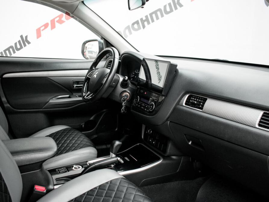 Mitsubishi Outlander III Рестайлинг 2 Екатеринбург  - изображение 13