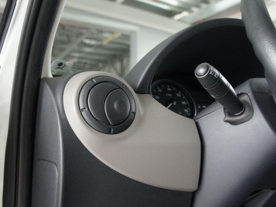 Renault Logan I Рестайлинг Березовский  - изображение 15