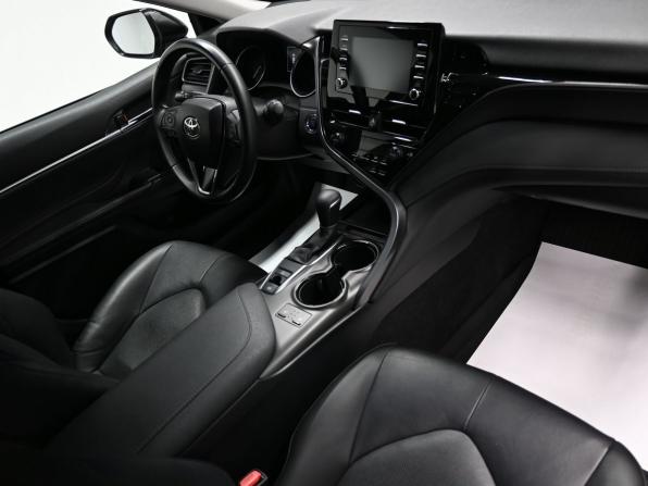 Toyota Camry VIII (XV70) Рестайлинг с пробегом 2021 года, цена 2 475 000 рублей, 70154 км, седан, Автокод Объявления