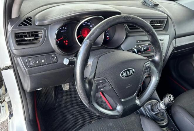 Kia Rio III Рестайлинг с пробегом 2015 года, цена 998 000 рублей, 142928 км, седан, Автокод Объявления