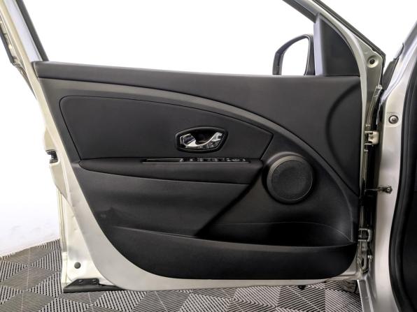Renault Fluence I Рестайлинг с пробегом 2015 года, цена 1 220 000 рублей, 55743 км, седан, Автокод Объявления