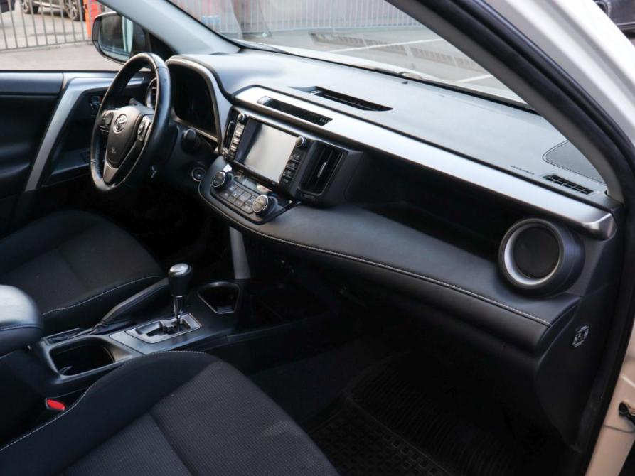 Toyota RAV4 IV (XA40) Рестайлинг Химки  - изображение 8