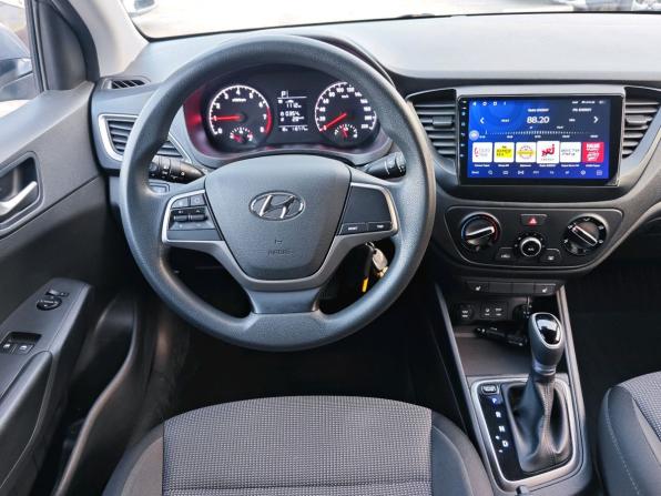 Hyundai Solaris II с пробегом 2018 года, цена 1 320 000 рублей, 116717 км, седан, Автокод Объявления