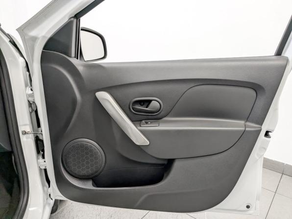 Renault Logan II Рестайлинг с пробегом 2022 года, цена 850 000 рублей, 148756 км, седан, Автокод Объявления