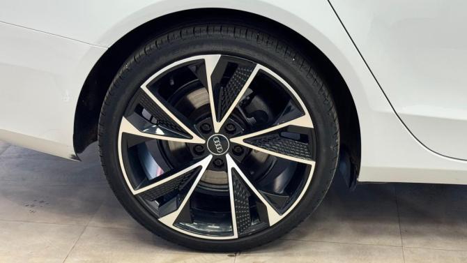 Audi A4 IV (B8) Рестайлинг с пробегом 2013 года, цена 1 240 000 рублей, 204439 км, седан, Автокод Объявления