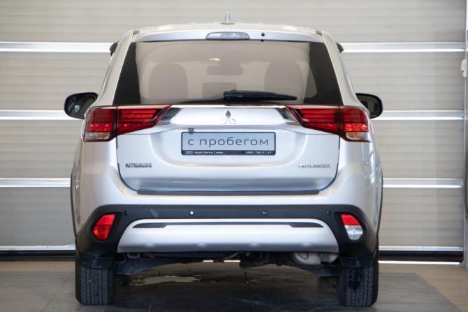 Mitsubishi Outlander III Рестайлинг 3 с пробегом 2018 года, цена 1 990 000 рублей, 81237 км, внедорожник, Автокод Объявления