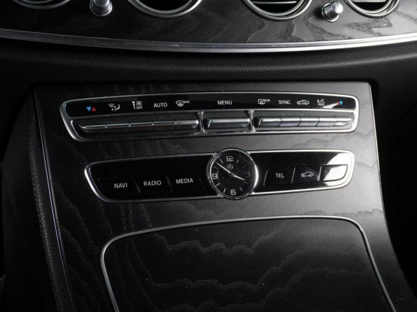 Mercedes-Benz E-Класс V (W213 S213 C238) с пробегом 2020 года, цена 4 520 000 рублей, 63083 км, седан, Автокод Объявления