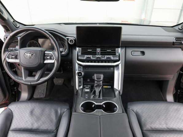 Toyota Land Cruiser 300 Series с пробегом 2024 года, цена 12 900 000 рублей, 44780 км, внедорожник, Автокод Объявления