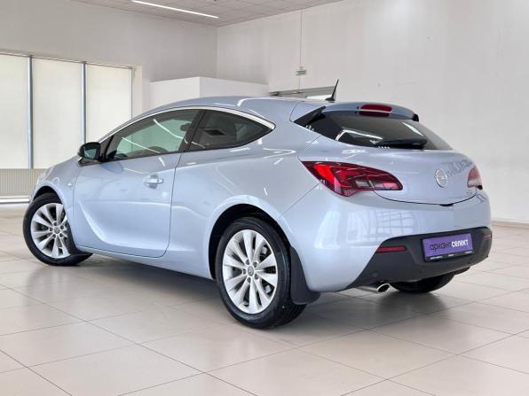 Opel Astra J Рестайлинг с пробегом 2014 года, цена 900 000 рублей, 151300 км, хэтчбек, Автокод Объявления