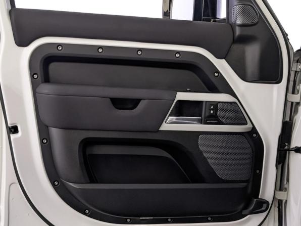 Land Rover Defender II с пробегом 2022 года, цена 7 200 000 рублей, 86975 км, внедорожник, Автокод Объявления