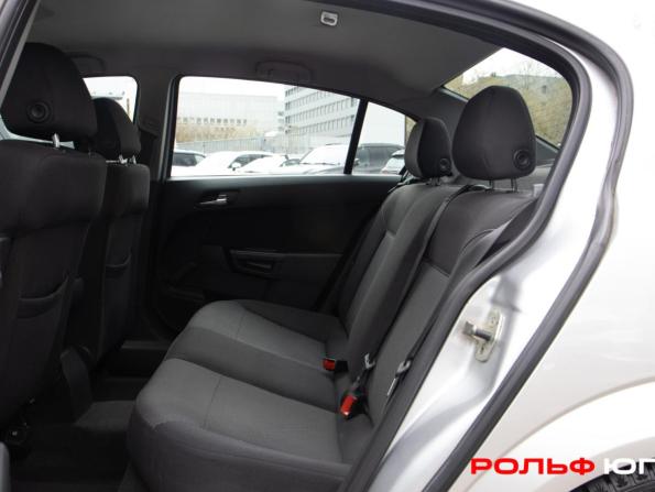 Opel Astra H Рестайлинг с пробегом 2010 года, цена 468 000 рублей, 245000 км, седан, Автокод Объявления