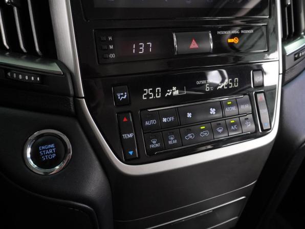 Toyota Land Cruiser 200 Series Рестайлинг 2 с пробегом 2015 года, цена 4 999 000 рублей, 145219 км, внедорожник, Автокод Объявления