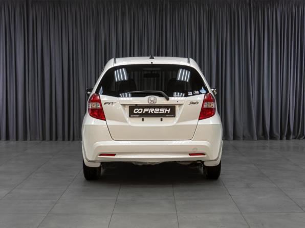 Honda Fit II с пробегом 2012 года, цена 919 000 рублей, 222383 км, хэтчбек, Автокод Объявления