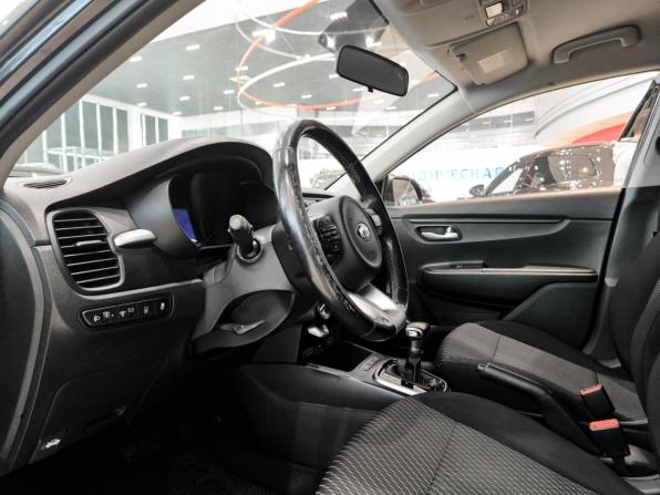 Kia Rio IV с пробегом 2018 года, цена 1 380 000 рублей, 132721 км, седан, Автокод Объявления