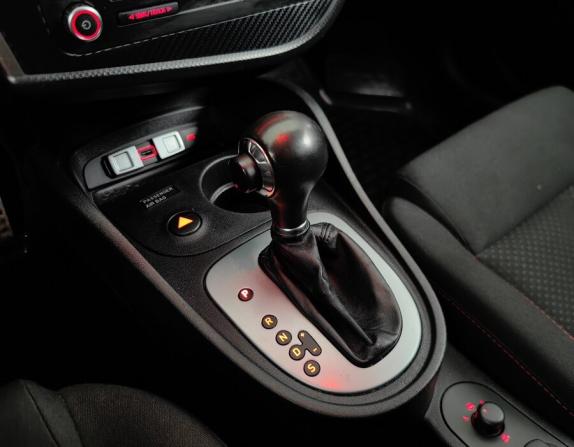 SEAT Leon II Рестайлинг с пробегом 2012 года, цена 824 000 рублей, 255563 км, хэтчбек, Автокод Объявления