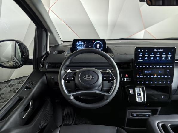 Hyundai Staria I с пробегом 2025 года, цена 8 250 000 рублей, 2040 км, минивэн, Автокод Объявления
