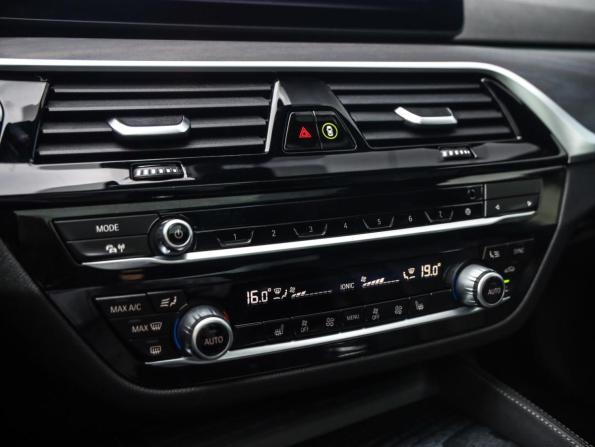 BMW 5 серии VII (G30/G31/G38) Рестайлинг с пробегом 2021 года, цена 4 599 000 рублей, 109012 км, седан, Автокод Объявления