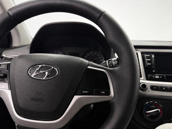 Hyundai Solaris II с пробегом 2019 года, цена 1 079 000 рублей, 140941 км, седан, Автокод Объявления