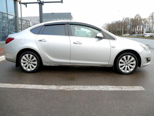 Opel Astra J Рестайлинг с пробегом 2013 года, цена 468 000 рублей, 221500 км, седан, Автокод Объявления