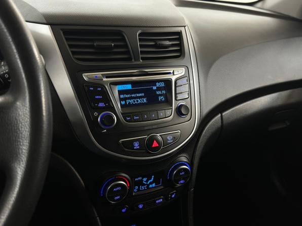 Hyundai Solaris I Рестайлинг с пробегом 2016 года, цена 910 000 рублей, 215295 км, седан, Автокод Объявления