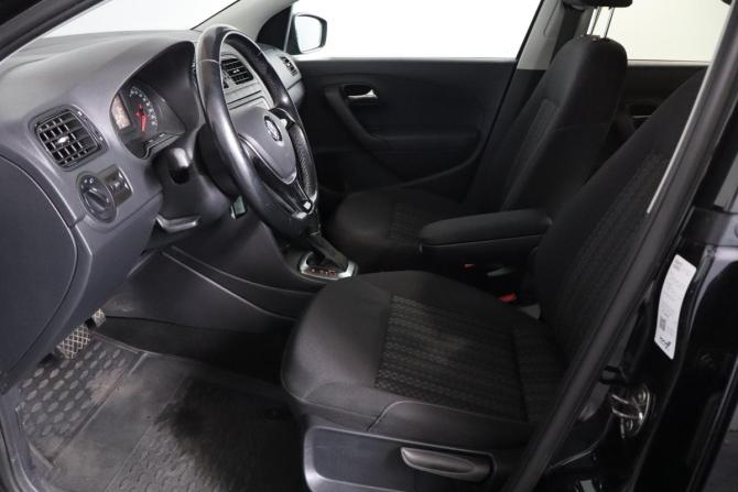 Volkswagen Polo V Рестайлинг с пробегом 2017 года, цена 1 099 000 рублей, 100000 км, седан, Автокод Объявления