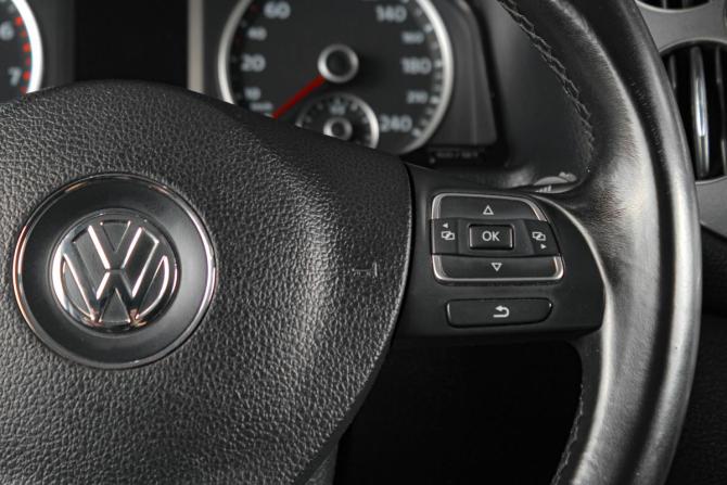 Volkswagen Tiguan I Рестайлинг с пробегом 2011 года, цена 1 199 000 рублей, 300000 км, внедорожник, Автокод Объявления