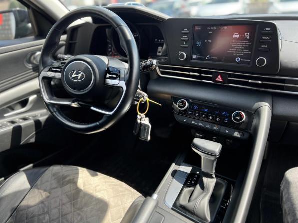 Hyundai Elantra VII (CN7) с пробегом 2021 года, цена 2 350 000 рублей, 21950 км, седан, Автокод Объявления