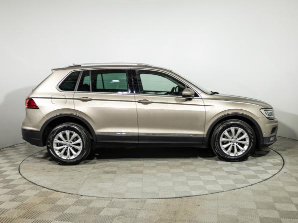 Volkswagen Tiguan II с пробегом 2017 года, цена 2 099 700 рублей, 115695 км, внедорожник, Автокод Объявления