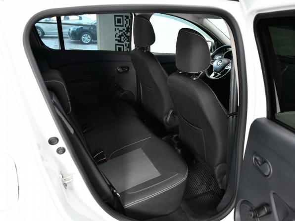 Renault Sandero II Рестайлинг с пробегом 2020 года, цена 1 267 000 рублей, 42270 км, хэтчбек, Автокод Объявления