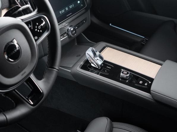 Новый Volvo XC90 II Рестайлинг 2 2026 года, цена 11 200 000 рублей, внедорожник, Автокод Объявления