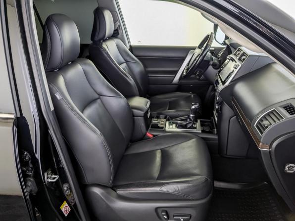 Toyota Land Cruiser Prado 150 Series Рестайлинг 2 с пробегом 2019 года, цена 5 705 000 рублей, 85026 км, внедорожник, Автокод Объявления
