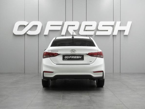 Hyundai Solaris II с пробегом 2017 года, цена 1 379 000 рублей, 105763 км, седан, Автокод Объявления