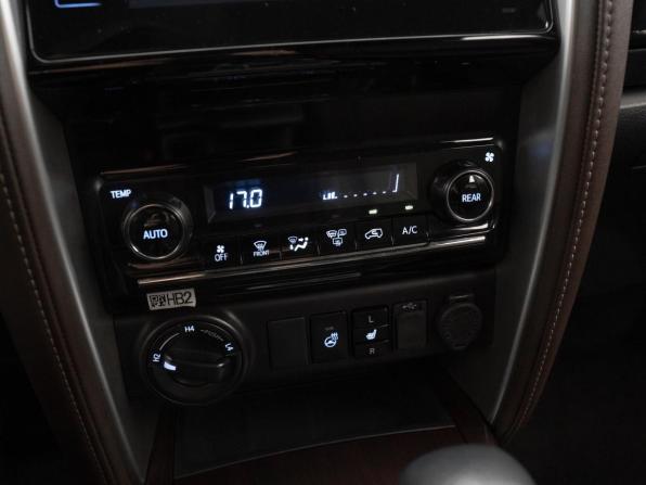 Toyota Fortuner II с пробегом 2018 года, цена 3 740 000 рублей, 123629 км, внедорожник, Автокод Объявления