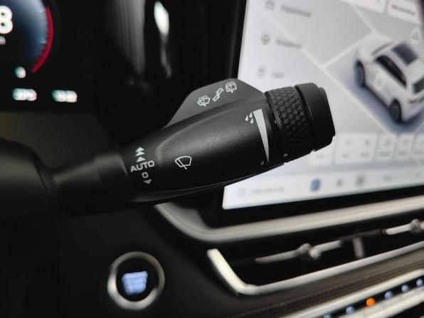 Geely Monjaro I Рестайлинг 2 с пробегом 2025 года, цена 3 947 000 рублей, 13052 км, внедорожник, Автокод Объявления
