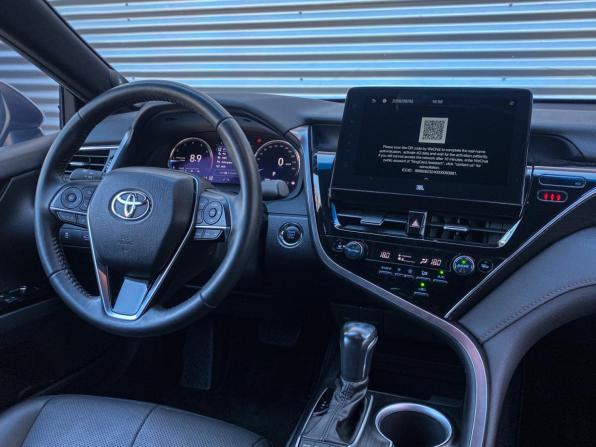 Toyota Camry VIII (XV70) Рестайлинг с пробегом 2023 года, цена 3 885 000 рублей, 33000 км, седан, Автокод Объявления