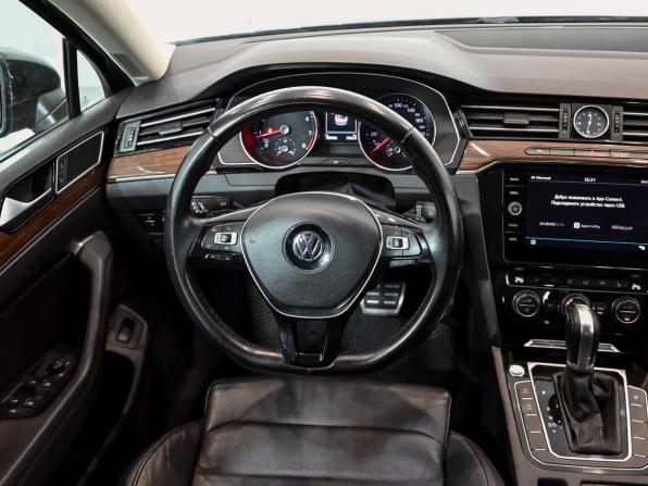 Volkswagen Passat B8 с пробегом 2019 года, цена 1 990 000 рублей, 160907 км, седан, Автокод Объявления