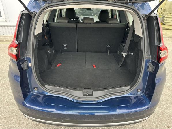 Renault Scenic IV с пробегом 2018 года, цена 1 700 000 рублей, 225255 км, компактвэн, Автокод Объявления