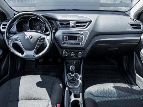 Kia Rio III Рестайлинг с пробегом 2015 года, цена 989 000 рублей, 145000 км, хэтчбек, Автокод Объявления