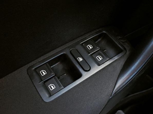 Volkswagen Polo V с пробегом 2011 года, цена 659 000 рублей, 215000 км, седан, Автокод Объявления
