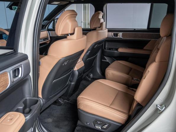 Hyundai Santa Fe IV Рестайлинг с пробегом 2023 года, цена 4 400 000 рублей, 42544 км, внедорожник, Автокод Объявления