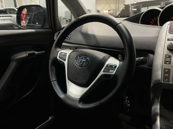 Toyota Verso I с пробегом 2011 года, цена 1 025 000 рублей, 271919 км, компактвэн, Автокод Объявления