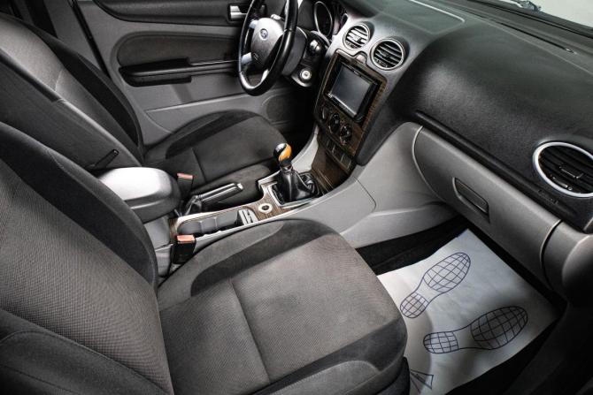 Ford Focus II Рестайлинг с пробегом 2008 года, цена 559 000 рублей, 215000 км, седан, Автокод Объявления